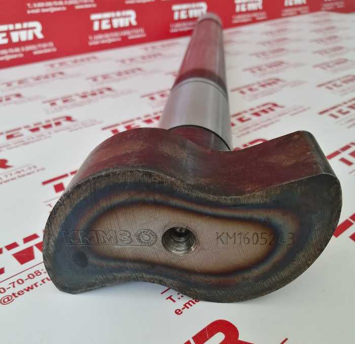 Вал тормозной левый L=650 1240-3501111-21 КММЗ