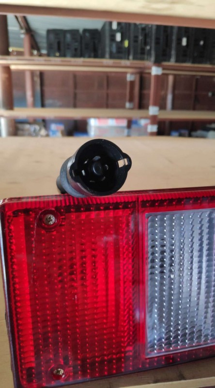 Фонарь задний ПАЗ, КАвЗ (провод, вилка СЦАЗ) прав 24в (ан. 7442.3716-08) С/Л