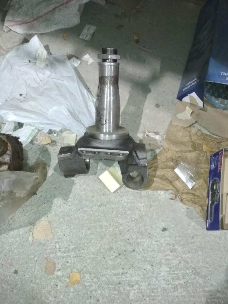 Кулак поворотный левый 53205-3001013-10